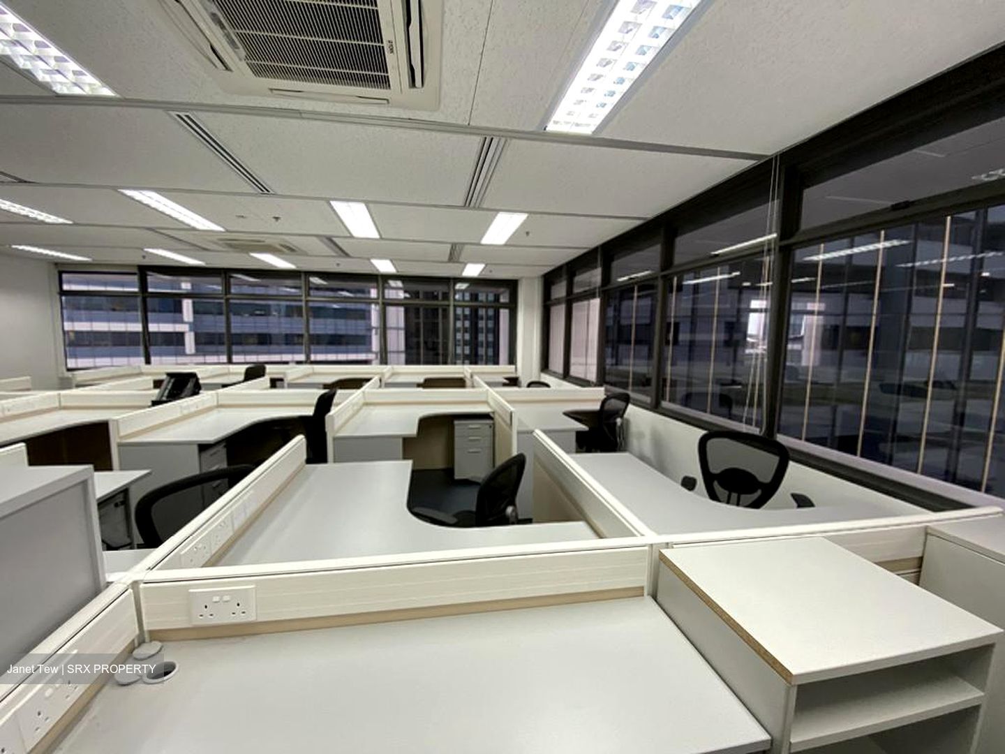 Singapore Land Tower (D1), Office #463743221